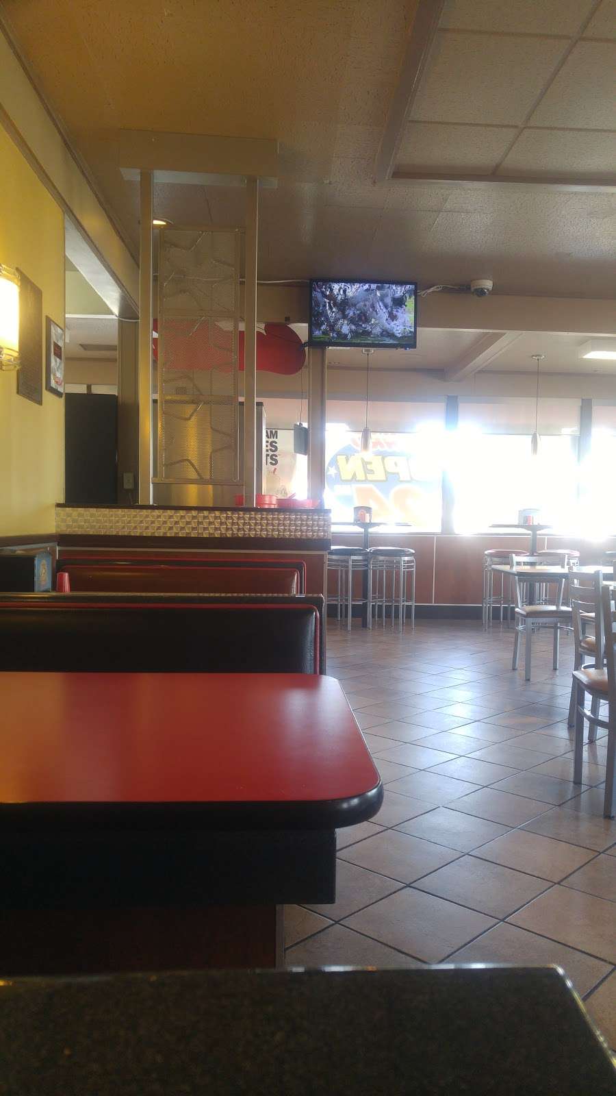 Carls Jr. | 18756 Sherman Way, Reseda, CA 91335, USA | Phone: (818) 881-8775