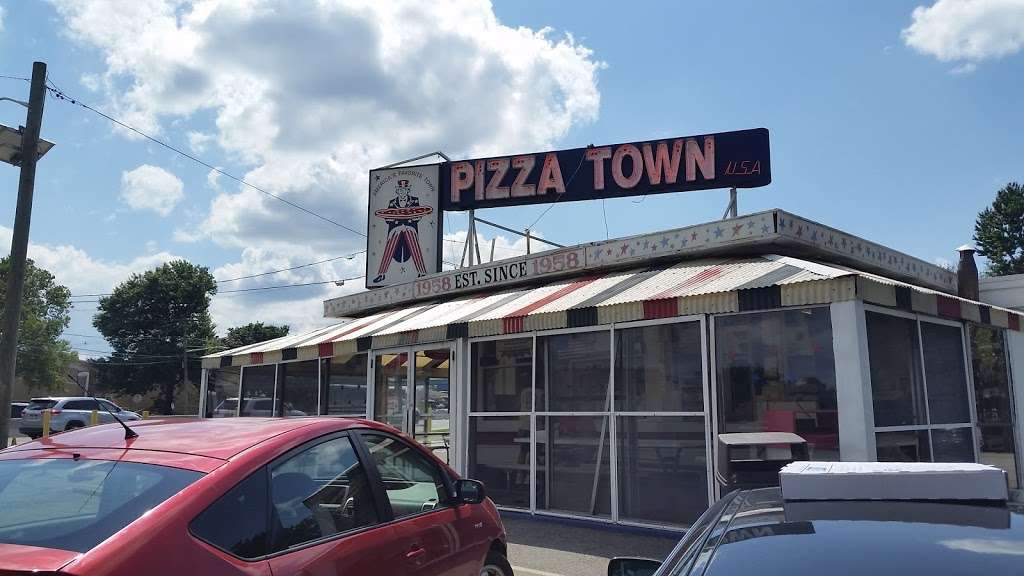 Pizza Town USA | 89 US-46, Elmwood Park, NJ 07407 | Phone: (201) 797-6172