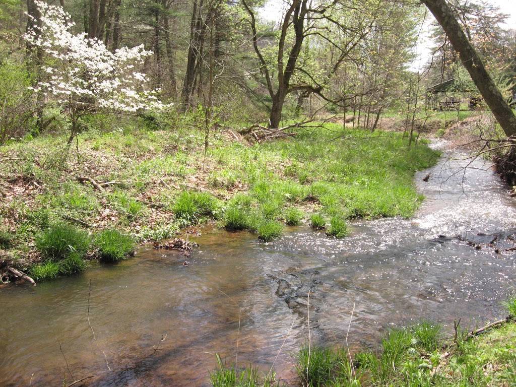 Green Valley Lake Cottages | Excelsior Road at Mtn Road, Trail 308, Warfordsburg, PA 17267, USA | Phone: (304) 258-4741