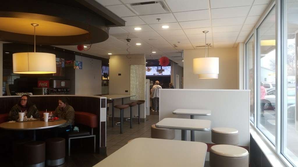 McDonalds | 940 Indianapolis Rd, Greencastle, IN 46135, USA | Phone: (765) 653-3715