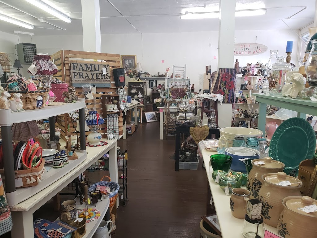 The Country Shops of Grabill | 13756 State St, Grabill, IN 46741, USA | Phone: (260) 450-0115