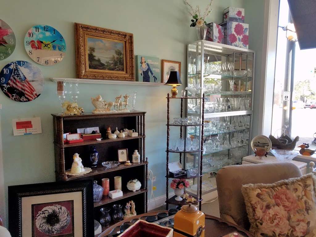 Goodthings Consignment & More | 104 S Main St, Clover, SC 29710, USA | Phone: (803) 222-1212