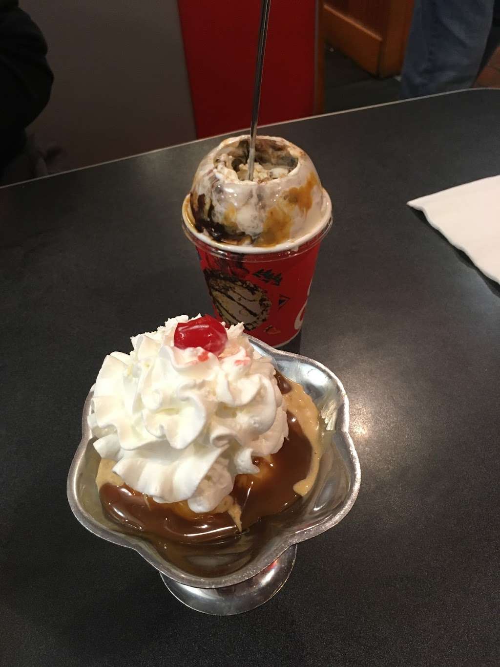 Friendlys | 611 Main St, Stoneham, MA 02180 | Phone: (781) 438-5444