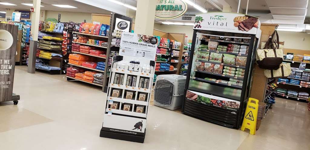 Petco | 239 Newburyport Turnpike, Topsfield, MA 01983, USA | Phone: (978) 887-7387