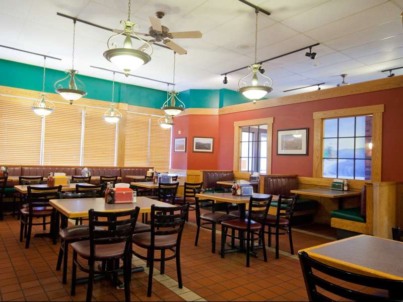 Cumberland House of Pizza | 2360 Mendon Rd, Cumberland, RI 02864, USA | Phone: (401) 658-2626