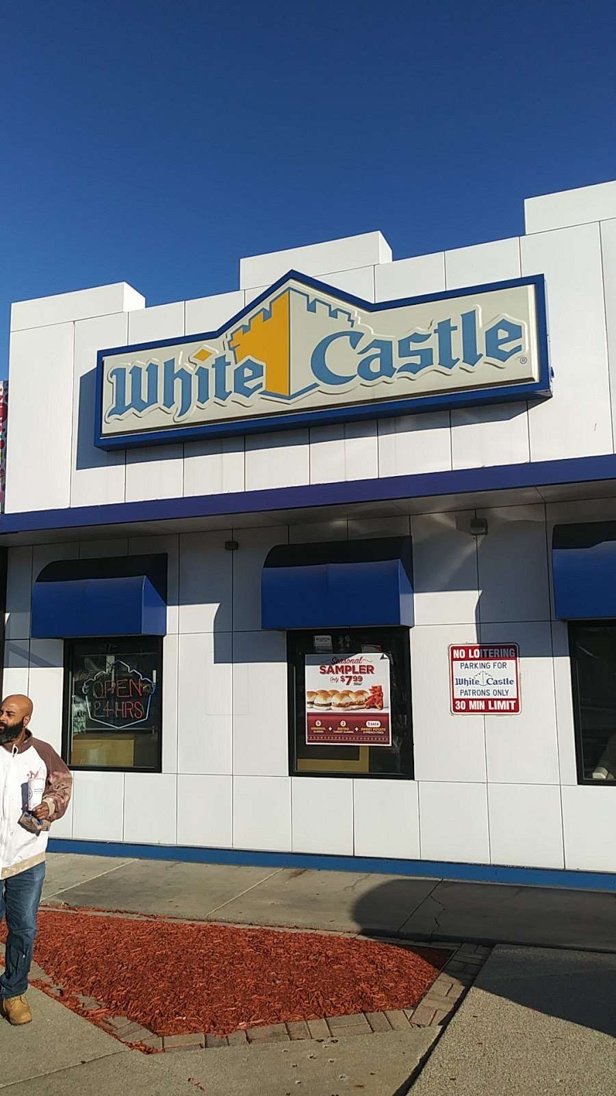 White Castle | 6901 S Western Ave, Chicago, IL 60636, USA | Phone: (773) 776-0622