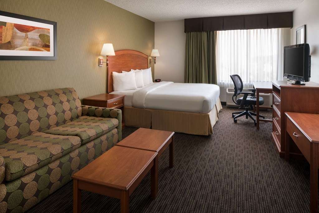 Best Western Plus Denver International Airport Inn & Suites | 7020 Tower Rd, Denver, CO 80249 | Phone: (303) 373-1600