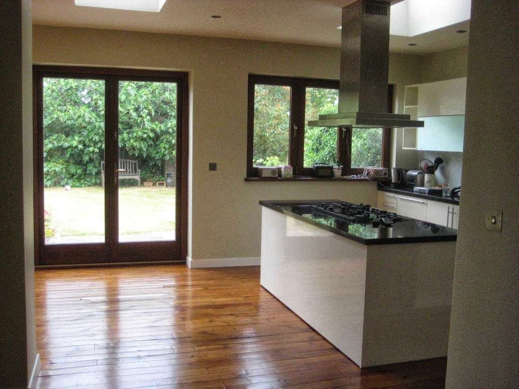 Adams Decorators | Surbiton KT6 4JX, UK | Phone: 07500 462520