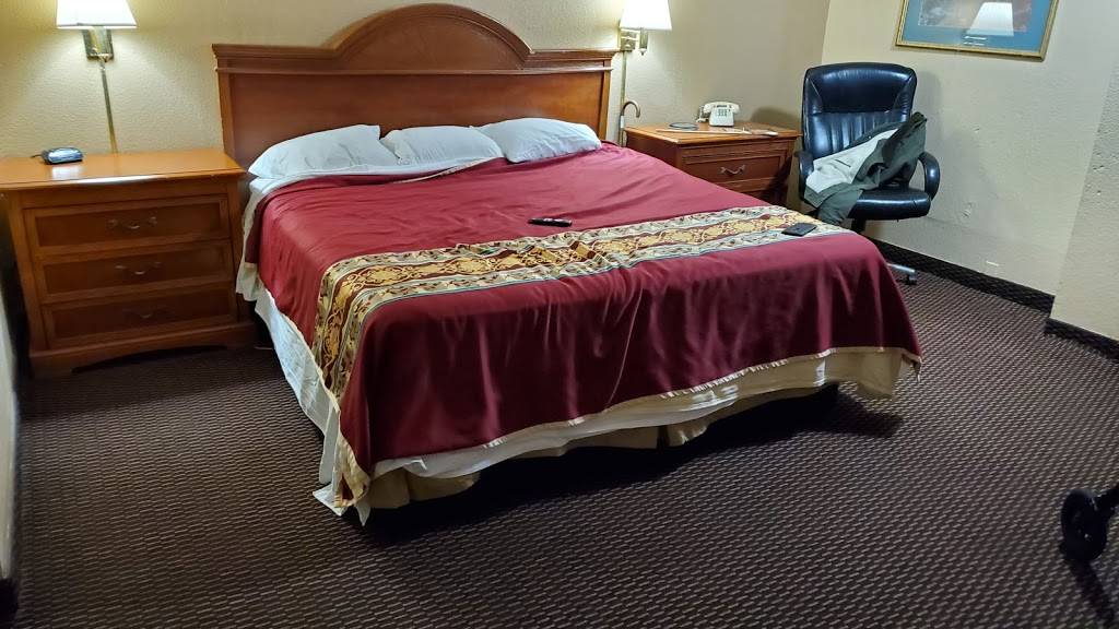 Travelers Inn Midwest City | 6821 SE 29th St, Midwest City, OK 73110, USA | Phone: (405) 737-8880