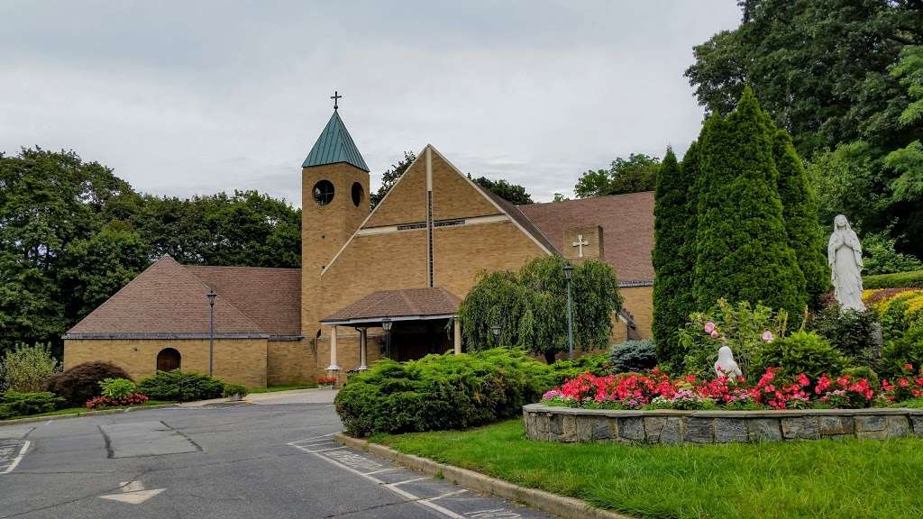 St. Hyacinth Church | 319 Cedar Swamp Rd, Glen Head, NY 11545, USA | Phone: (516) 676-0361