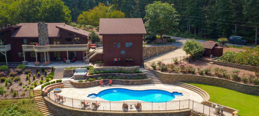 Lake Norman Bluebird Cove Vacation Rental | 9488, 118 Fairburn Dr, Mooresville, NC 28117, USA | Phone: (484) 844-1298