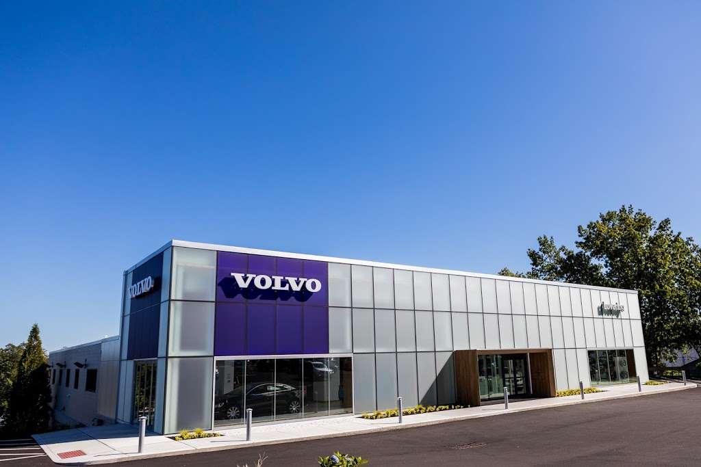 Lovering Volvo Cars Nashua | 180 Daniel Webster Hwy, Nashua, NH 03060, USA | Phone: (603) 888-7070