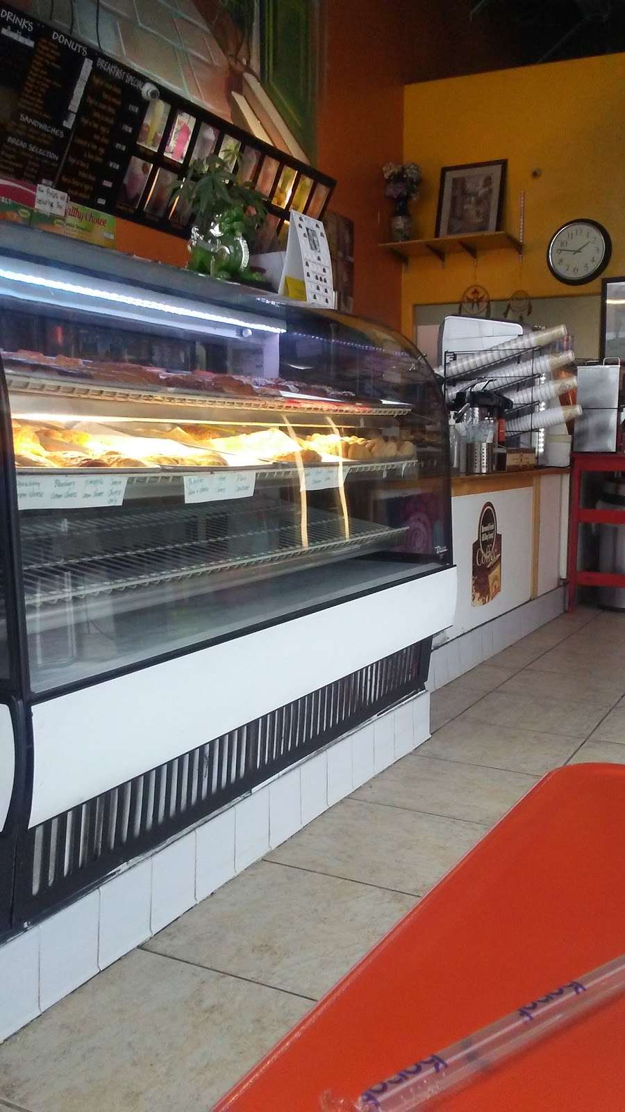 D C Donuts | 16134 Nordhoff St # C, North Hills, CA 91343, USA | Phone: (818) 830-7110