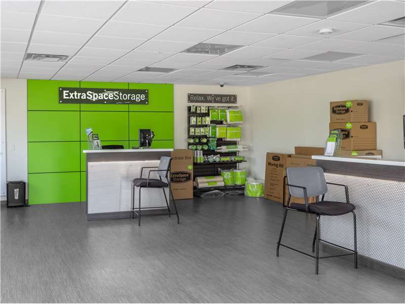 Extra Space Storage | 5910 Moravia Rd, Baltimore, MD 21206 | Phone: (410) 485-1370