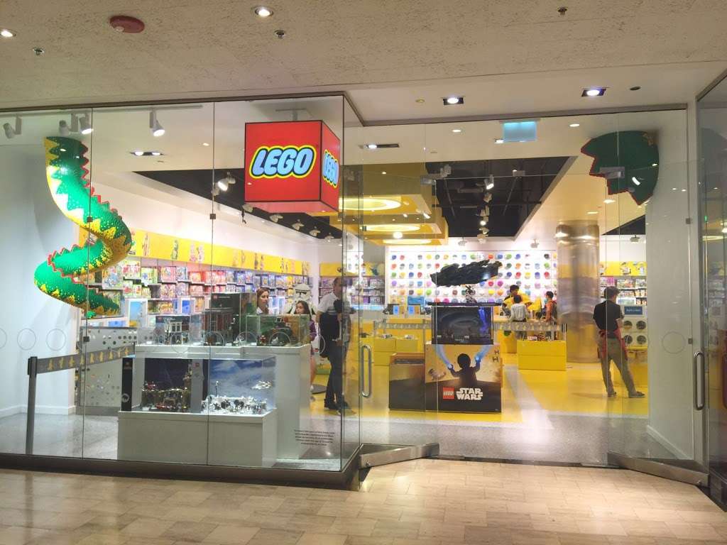 The LEGO Store | 835 N Michigan Ave #3000, Chicago, IL 60611, USA | Phone: (312) 202-0946