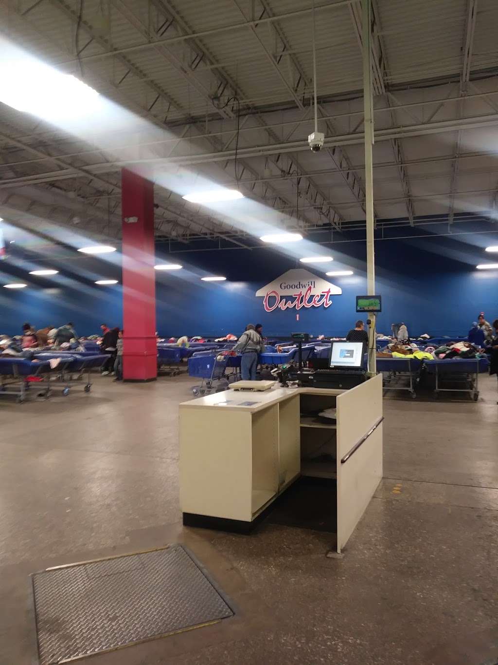 Goodwill Outlet Store | 6650 W Washington St, Indianapolis, IN 46241 | Phone: (317) 481-9355