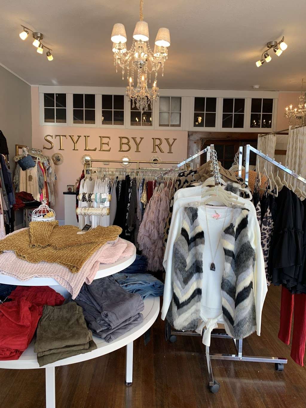 Style by Ry | 116 E Broadway Ave, Excelsior Springs, MO 64024, USA