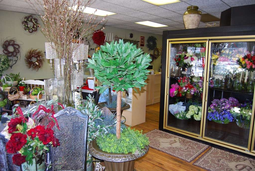 Accents by Michele Flower Studio | 4003 West Chester Pike, Newtown Square, PA 19073, United States | Phone: (610) 356-5683