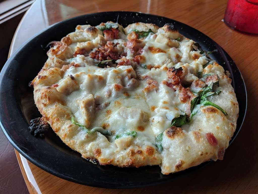 Chiusanos Brick Oven Pizzeria | 1713 Village West Pkwy, Kansas City, KS 66111, USA | Phone: (913) 299-8787