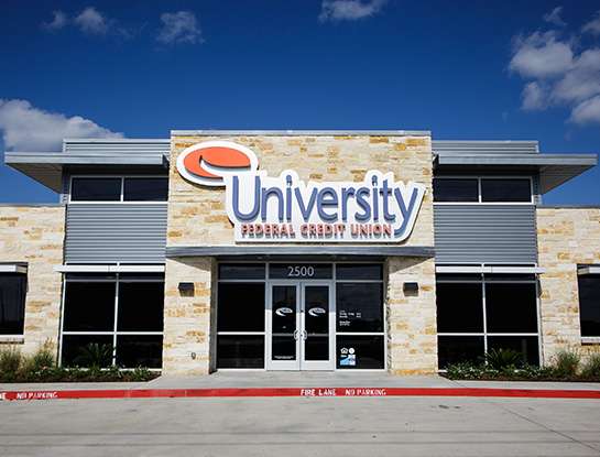 UFCU Victory Lakes Interactive Financial Center | 2500 Gulf Fwy S, League City, TX 77573, USA | Phone: (832) 340-2500
