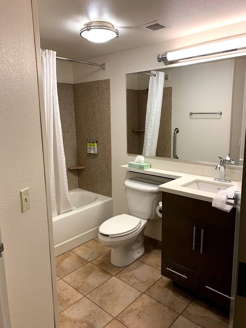 Candlewood Suites Omaha Airport | 2601 Abbott Plaza, Omaha, NE 68110, USA | Phone: (402) 342-2500