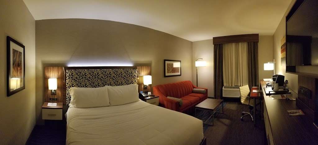 Holiday Inn Express Redwood City-Central | 1836 El Camino Real, Redwood City, CA 94063, USA | Phone: (650) 299-0909