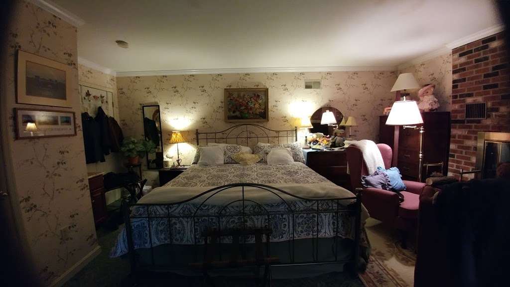 Bear House Bed and Breakfast | 1475 Copenhaffer Rd, Dover, PA 17315, USA | Phone: (717) 266-5253