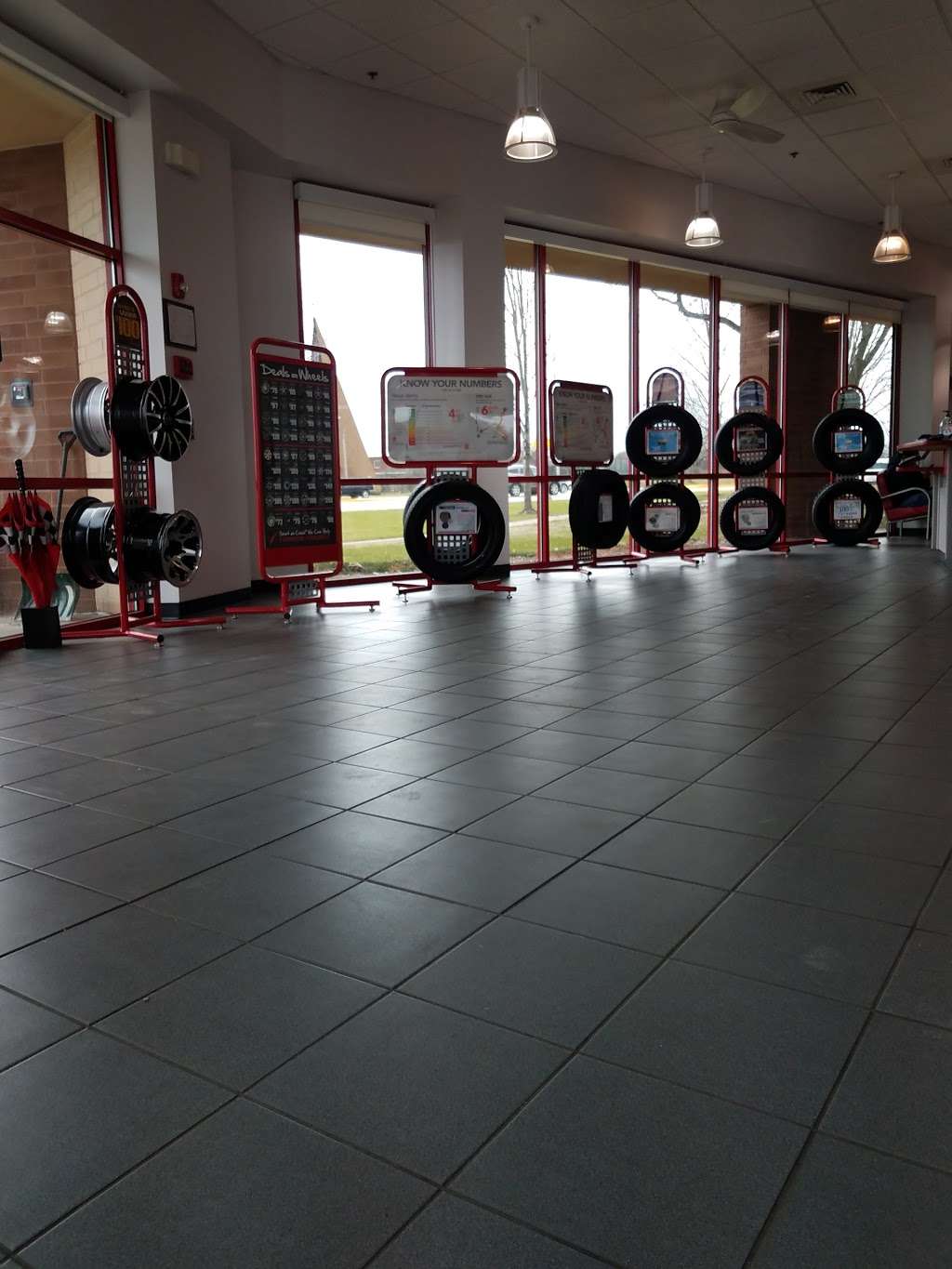 Discount Tire | 400 W Higgins Rd, Schaumburg, IL 60195, USA | Phone: (847) 466-8776