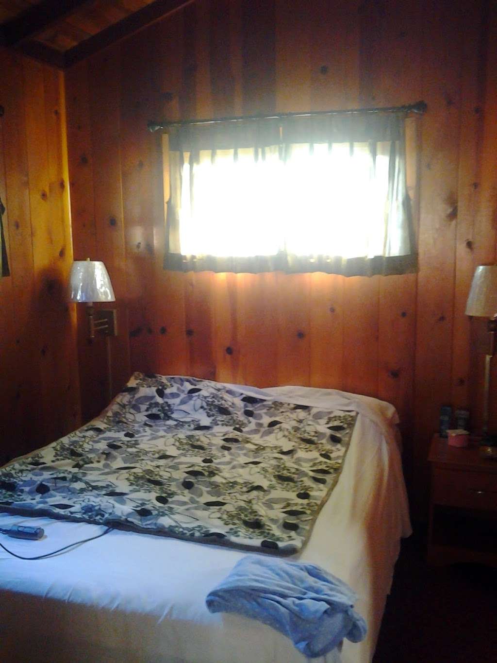Merrybrook Lodge | 13420 Big Basin Way, Boulder Creek, CA 95006, USA | Phone: (831) 338-6813