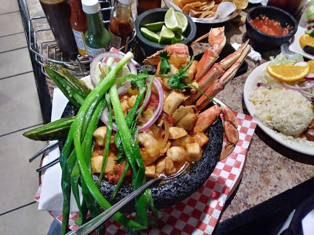 Mariscos Uruapan | 10940 Limonite Ave, Mira Loma, CA 91752 | Phone: (951) 479-5910