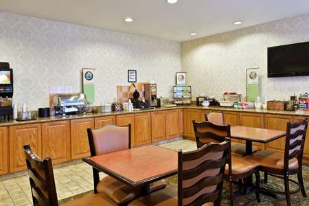 Country Inn & Suites by Radisson, Manteno, IL | 380 South N Cypress Dr, Manteno, IL 60950 | Phone: (815) 468-2600