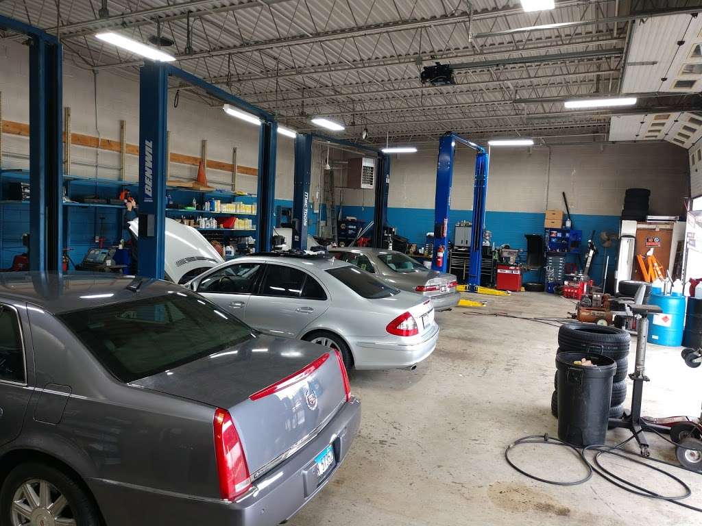 Des Plaines Automotive | 540 E Algonquin Rd, Des Plaines, IL 60016, USA | Phone: (847) 297-0155