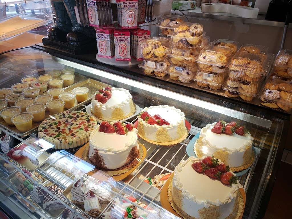 Su Pan Bakery | 462 W Mission Rd #136, San Marcos, CA 92069 | Phone: (760) 591-0826