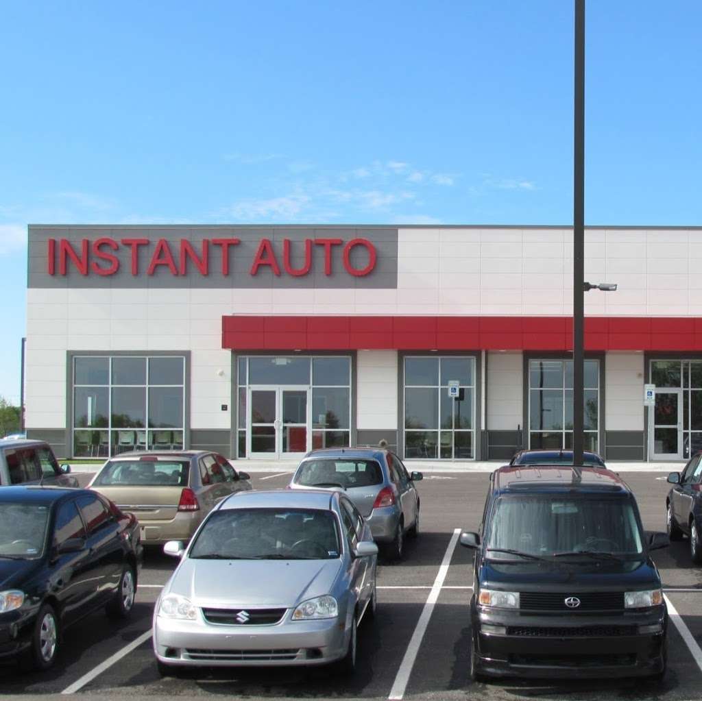 Instant Auto - 2151 NE Independence Ave, Lee's Summit, MO 64064