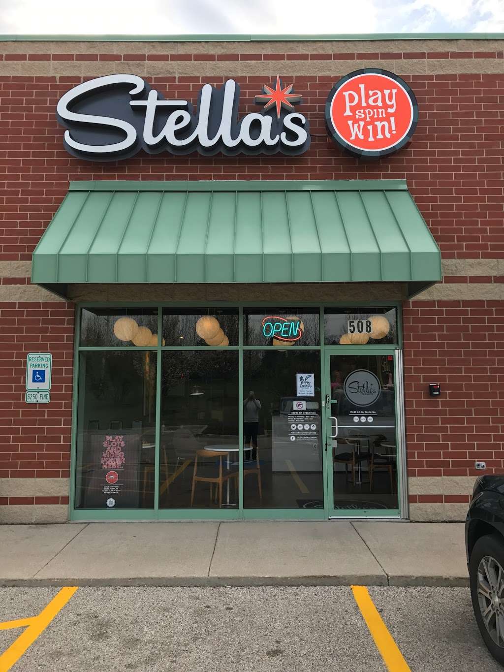 Stellas Place | 508 Randall Rd, South Elgin, IL 60177, USA | Phone: (847) 563-3053