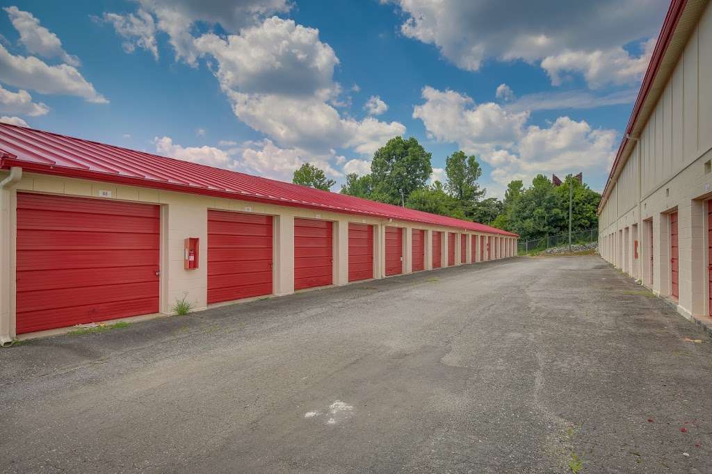 10 Federal Self Storage | 718 Robinson St, Lowell, NC 28098, USA | Phone: (704) 326-7680