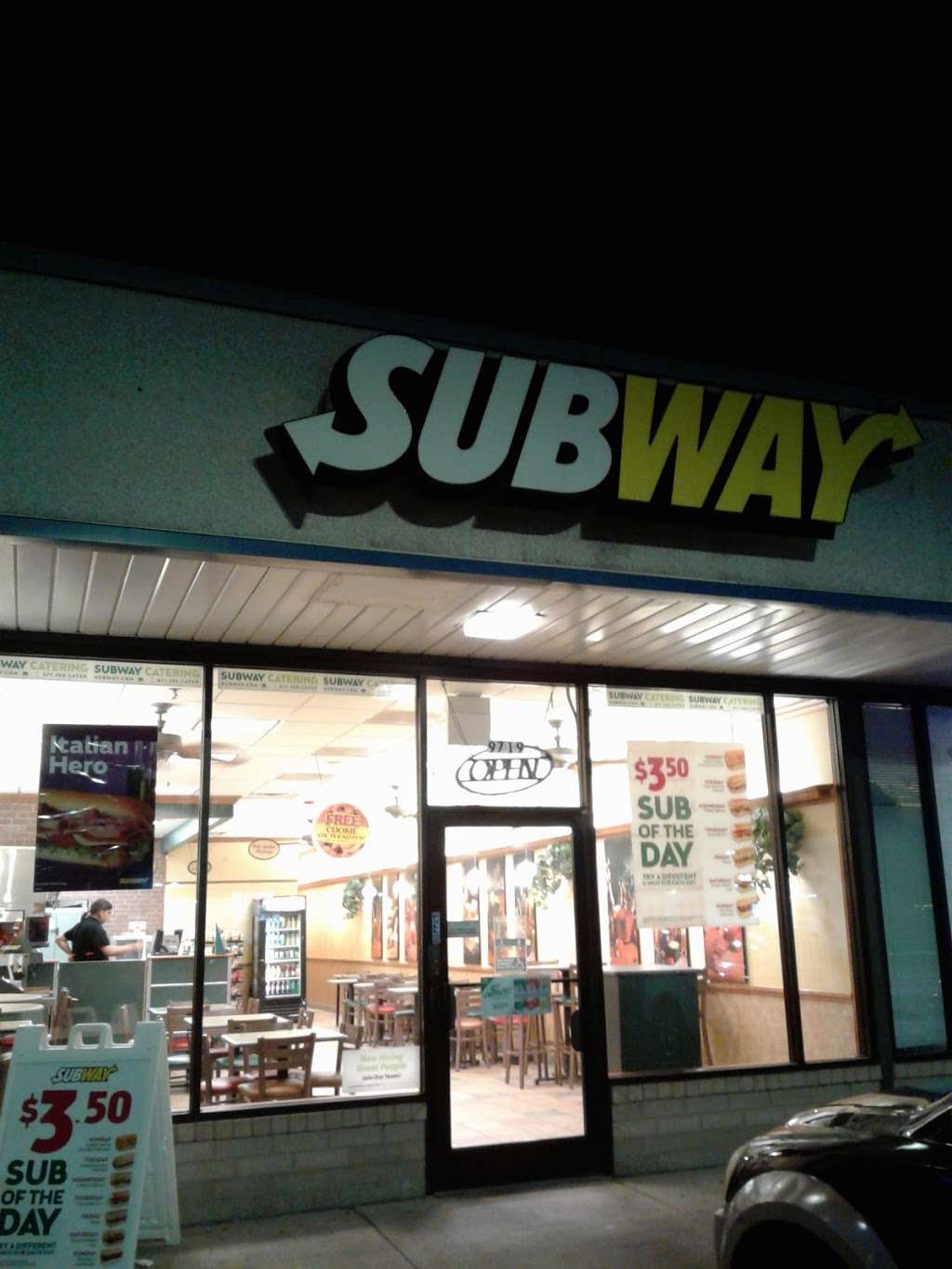 Subway Restaurants | 9719 N Milwaukee Ave, Glenview, IL 60025, USA | Phone: (847) 983-0794