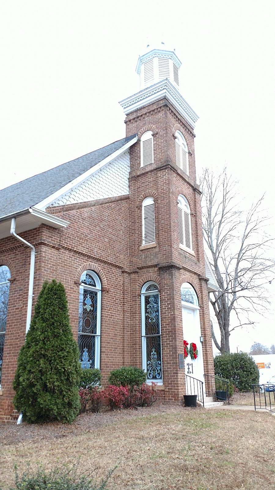 Lutheran Church-Holy Trinity | 1500 S Main St, Mt Pleasant, NC 28124, USA | Phone: (704) 436-9714