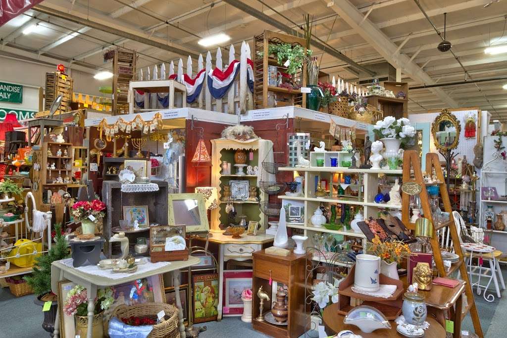 Brass Armadillo Antique Mall - Kansas City | 1450 Golfview Dr, Grain Valley, MO 64029 | Phone: (816) 847-5260