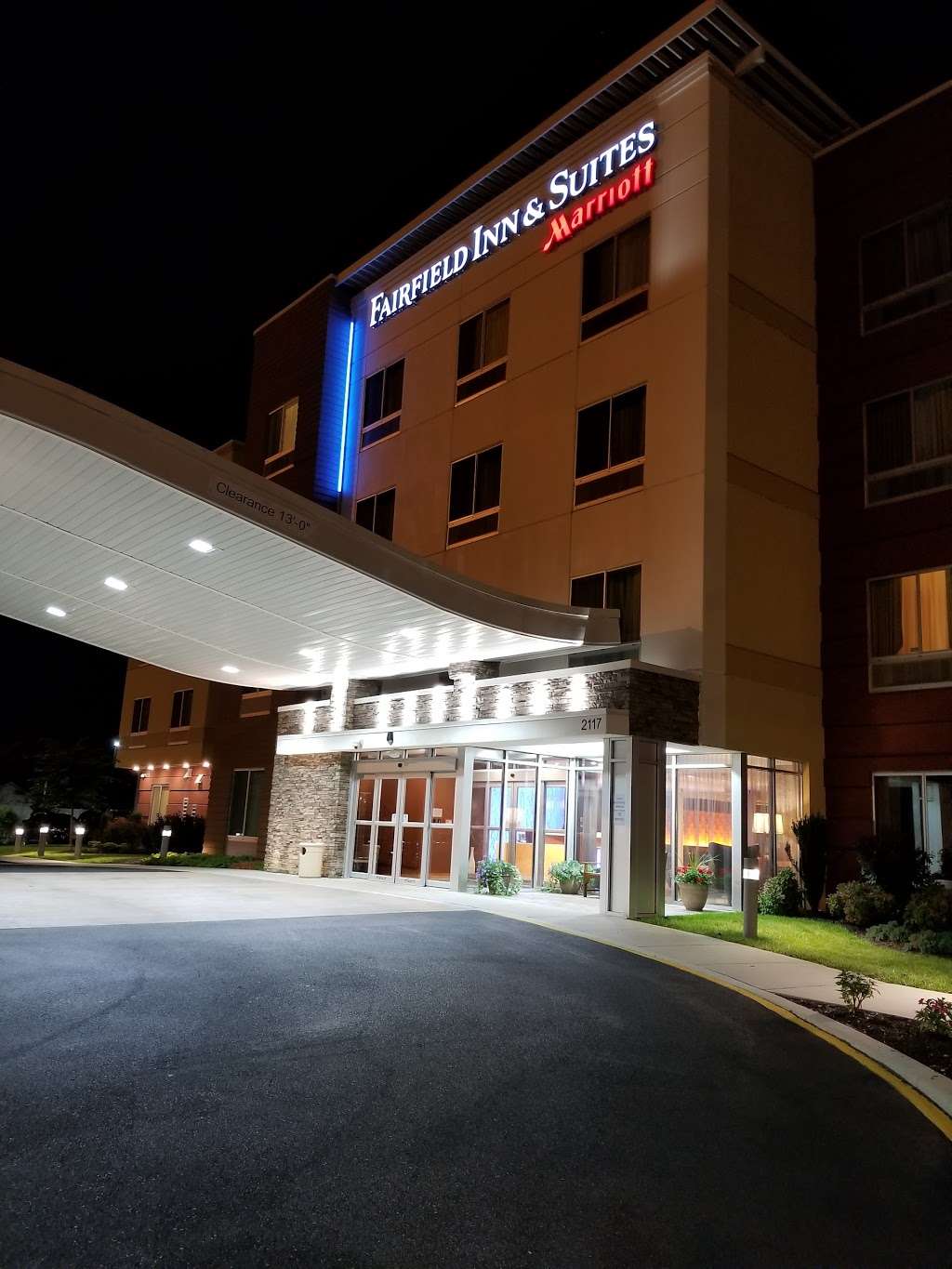 Fairfield Inn & Suites by Marriott Wilmington New Castle | 2117 N Dupont Hwy, New Castle, DE 19720 | Phone: (302) 777-4700