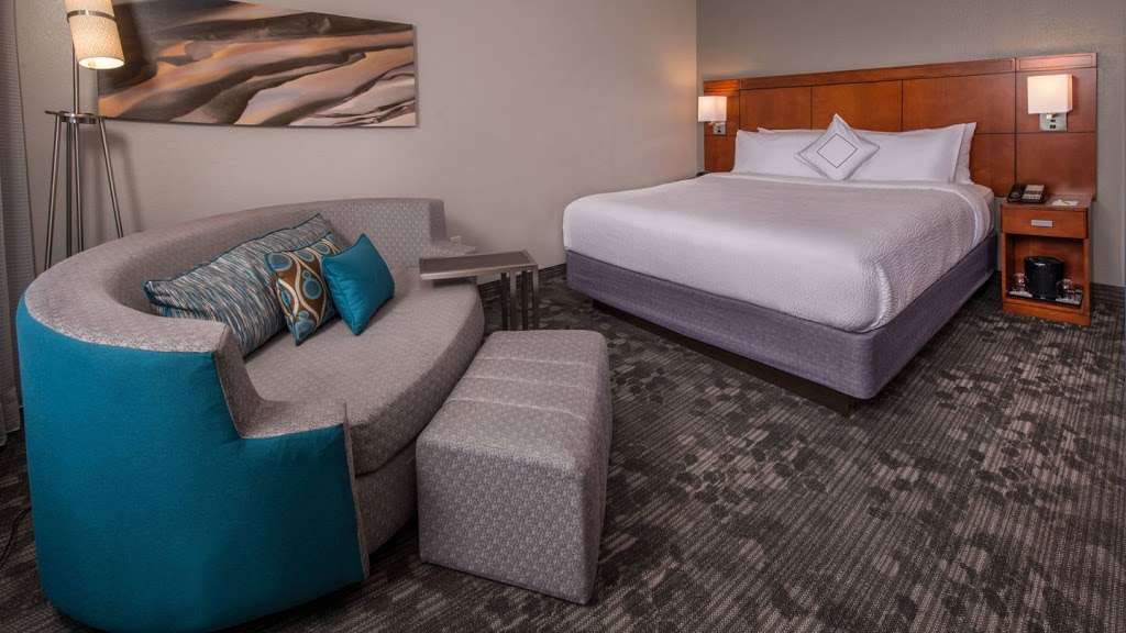 Courtyard by Marriott Dulles Town Center | 45500 Majestic Dr, Dulles, VA 20166 | Phone: (571) 434-6400