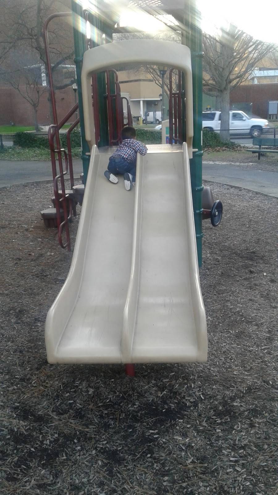 Raleigh Avenue Playground | 635 Raleigh Ave, Norfolk, VA 23507, USA | Phone: (757) 441-2400