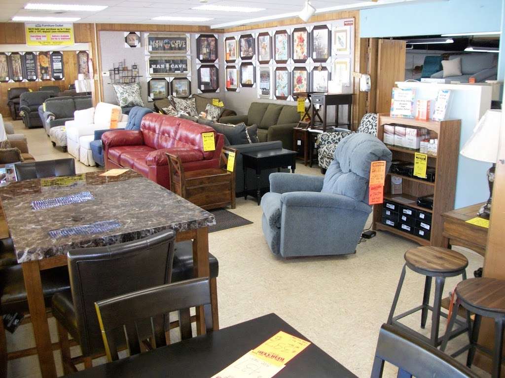 Smith Village Furniture Outlet | 31 N Main St, Jacobus, PA 17407, USA | Phone: (717) 428-1921 ext. 625