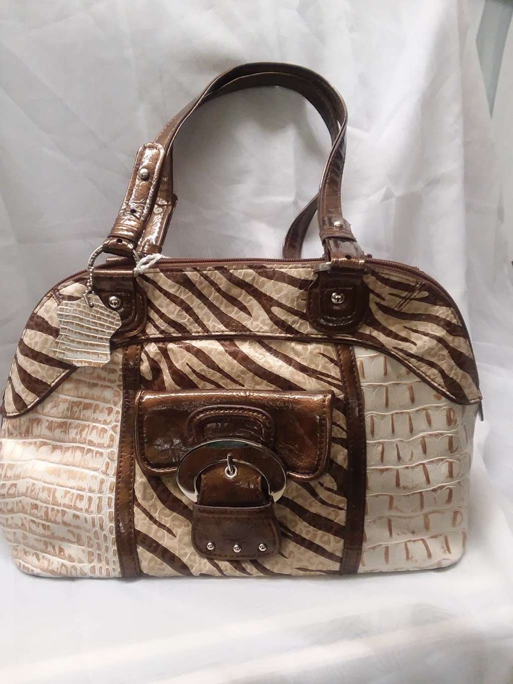 Buford Resale & Consignment Shop | 3220, 712 S Walton Walker Blvd suite 9G, Dallas, TX 75211, USA | Phone: (214) 579-9484