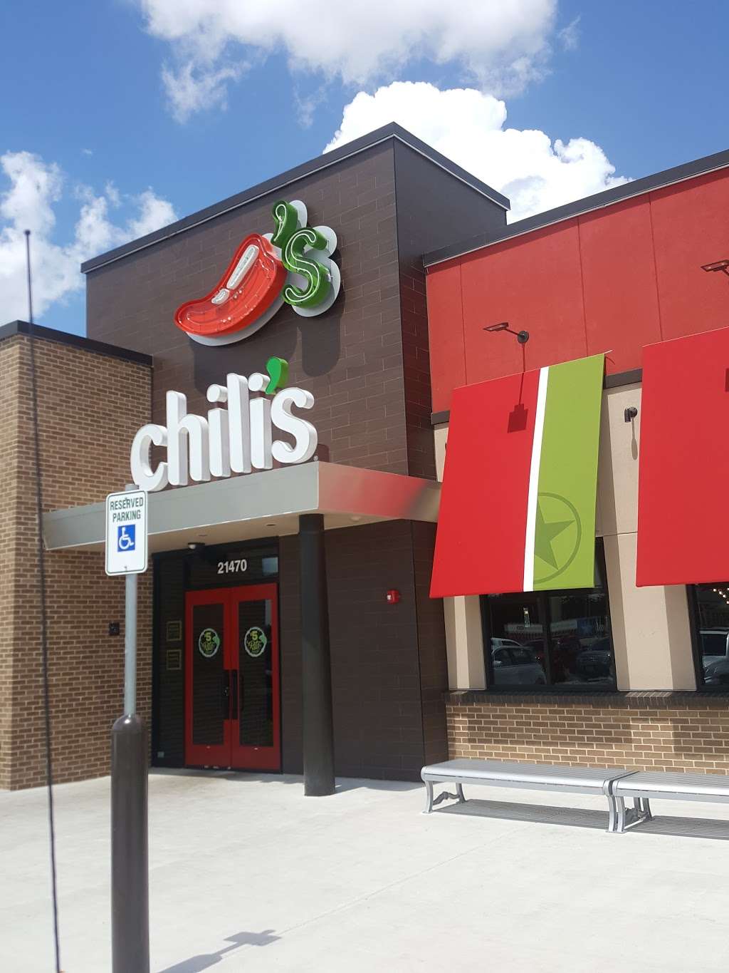 Chilis Grill & Bar | 21470 US-59, New Caney, TX 77357, USA | Phone: (281) 354-0594