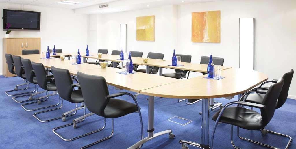 BE Offices | Serviced Offices London | 45 Beech St, London EC2Y 8AD, UK | Phone: 0800 073 0490