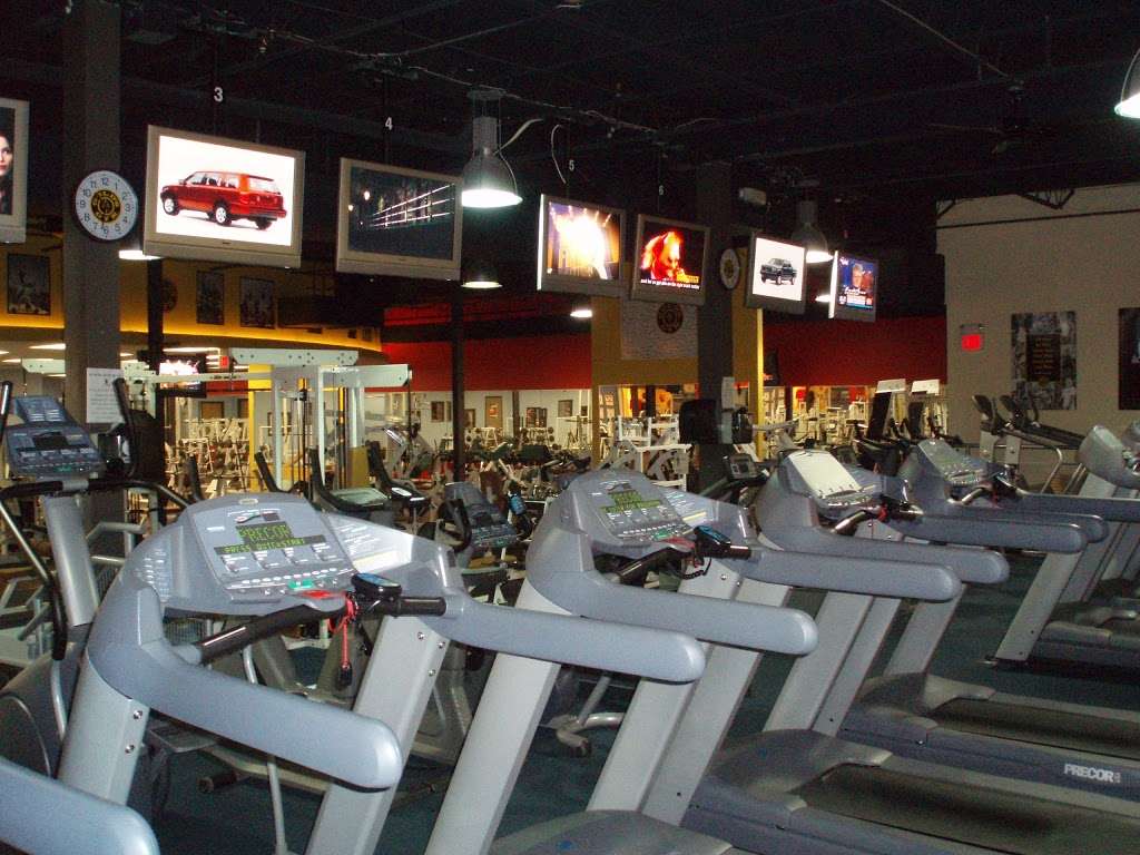 Golds Gym | 49 E Midland Ave, Paramus, NJ 07652, USA | Phone: (201) 265-7722