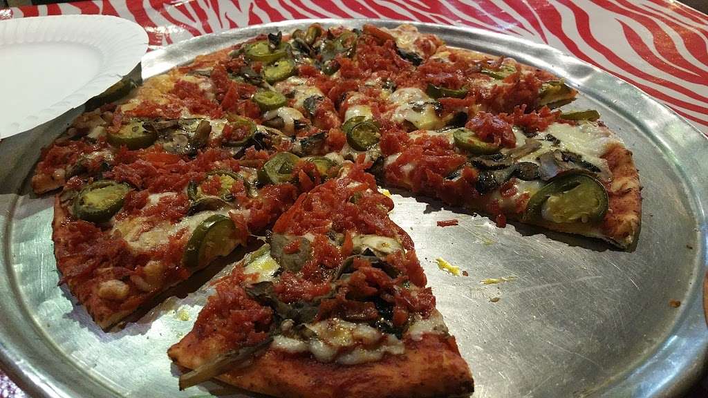 Chicos Pizza Parlor | 12120 Long Beach Blvd, Lynwood, CA 90262, USA | Phone: (310) 639-8400