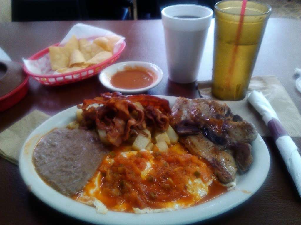 Family Mexican Restaurant | 14186 US-181, San Antonio, TX 78223, USA | Phone: (210) 635-7931