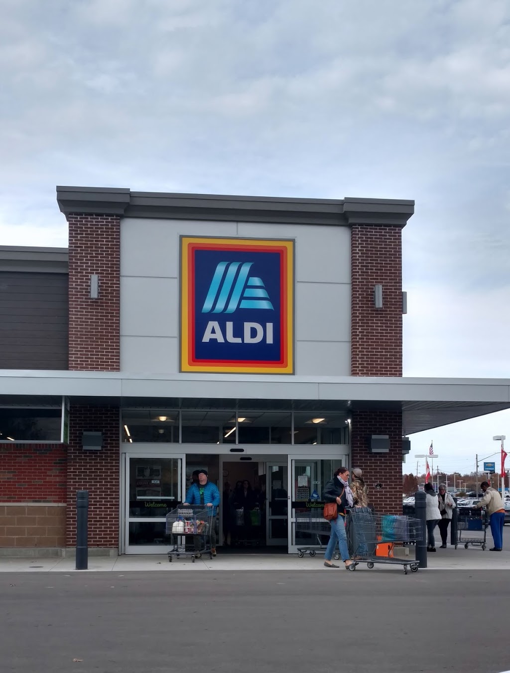 ALDI | 3025 Iowa St, Lawrence, KS 66046, USA | Phone: (855) 955-2534